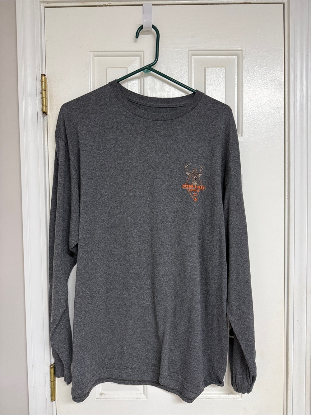Ocean & Coast Outfitters Grey Long Sleeve Graphic Tee Men's XL